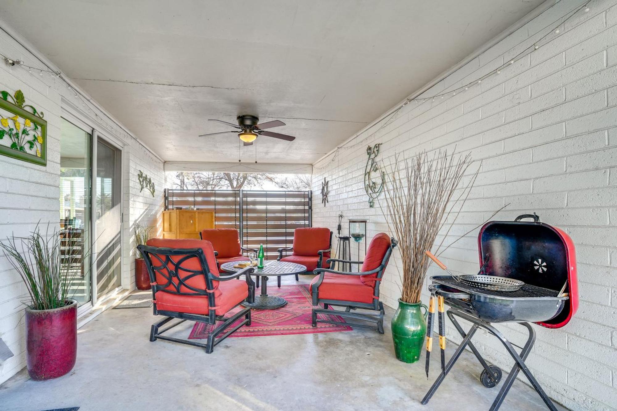 Pet-Friendly Phoenix Home With Breezeway And Fire Pit! Exterior photo