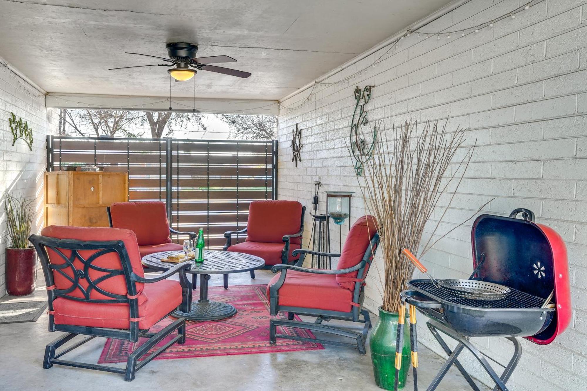 Pet-Friendly Phoenix Home With Breezeway And Fire Pit! Exterior photo